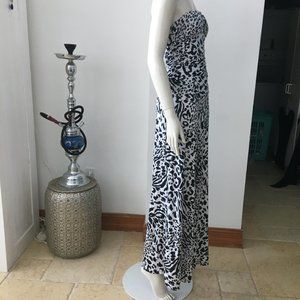 NWOT Jumpsuit with flattering ,ruched mid section